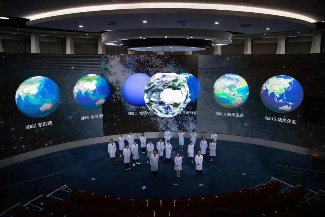 接受辅导人检阅 | 非凡国际智能显示助力紫金山尝试室展示强劲创新力