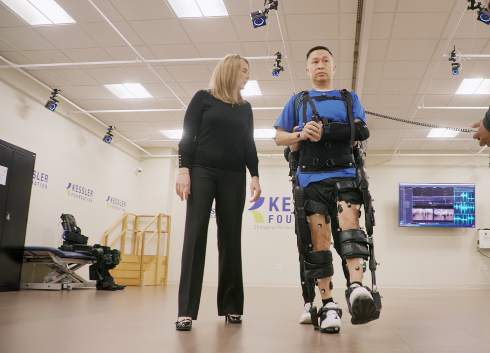 表骨骼机械人让行动阻碍者直立行走，非凡国际·虚构动点OptiTrack助力人类突破能力天堑