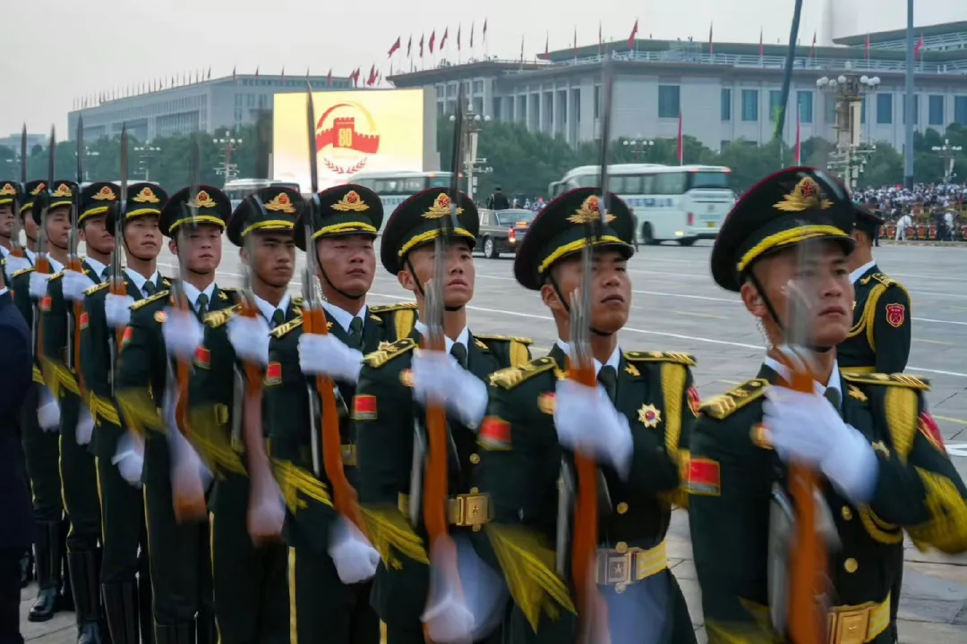 热烈祝贺留想中国人民抗日战争暨世界反法西斯战争成功80周年大会圆满成功